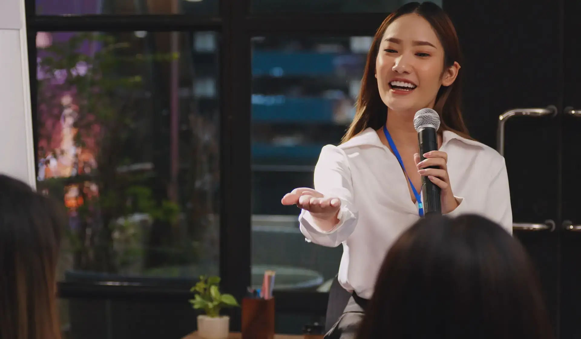 How to Arrange Guest Speakers for Your Event
