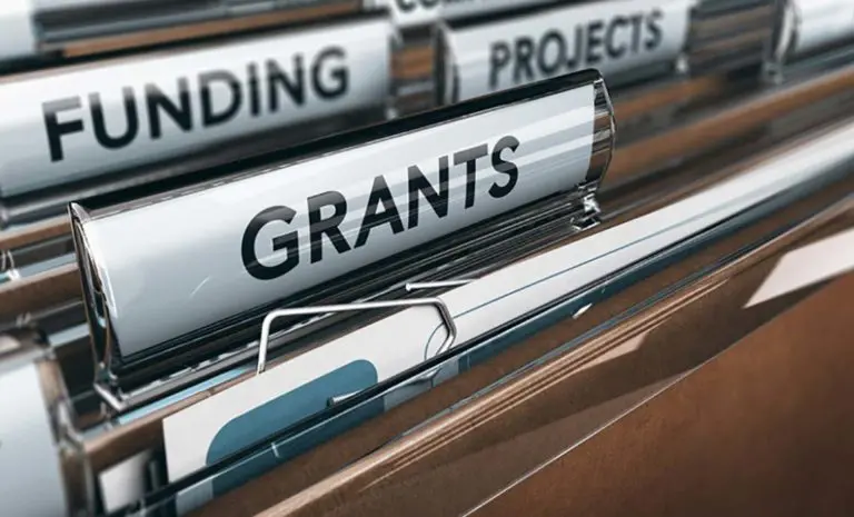 Managing Nonprofit Grants: 8 Tips